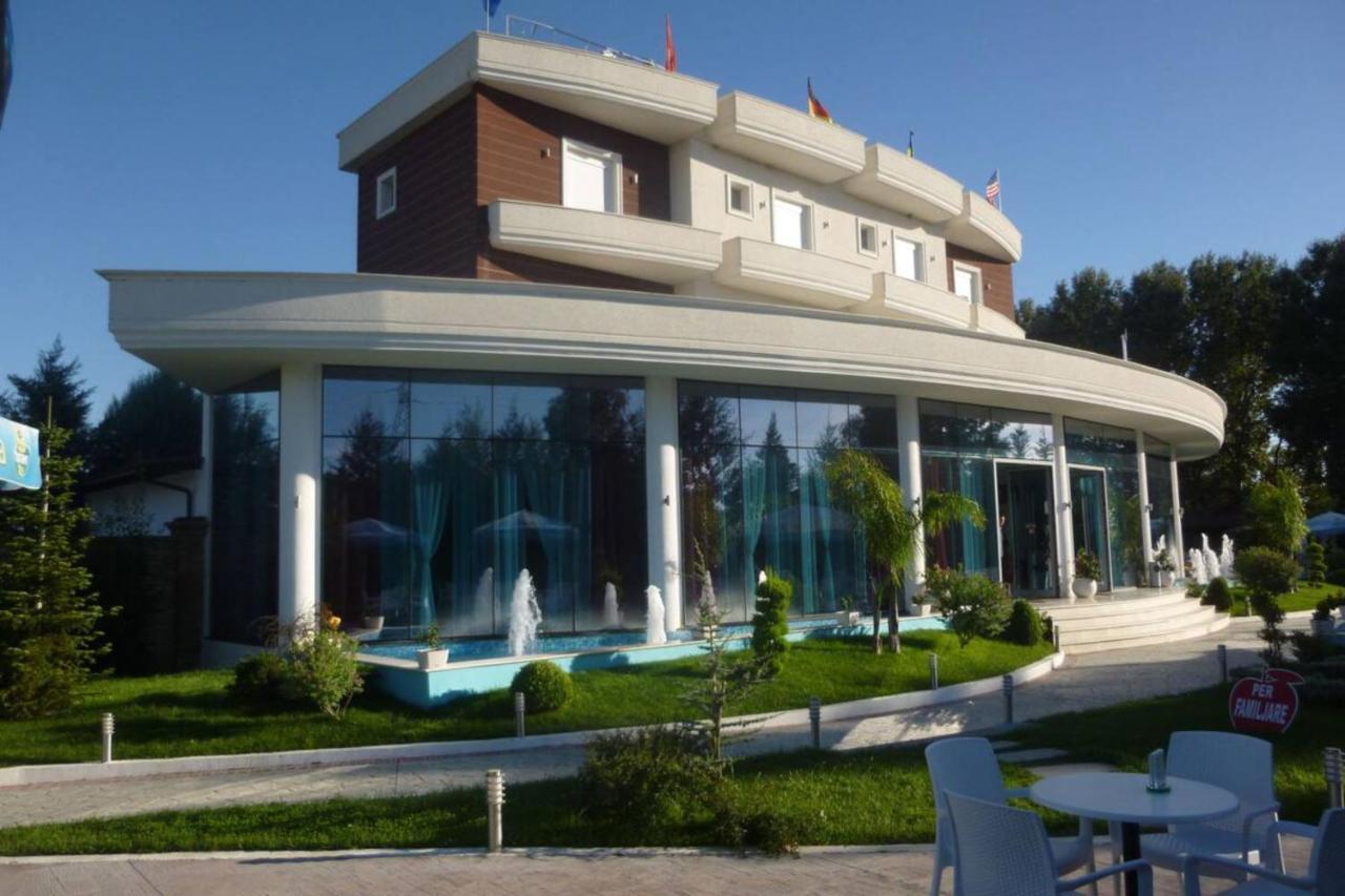 Hotel Apple Red